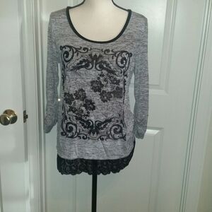 Lace trimmed blouse with scroll print​